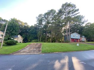 4111 Tanglewood Rd, Snellville, GA 30039