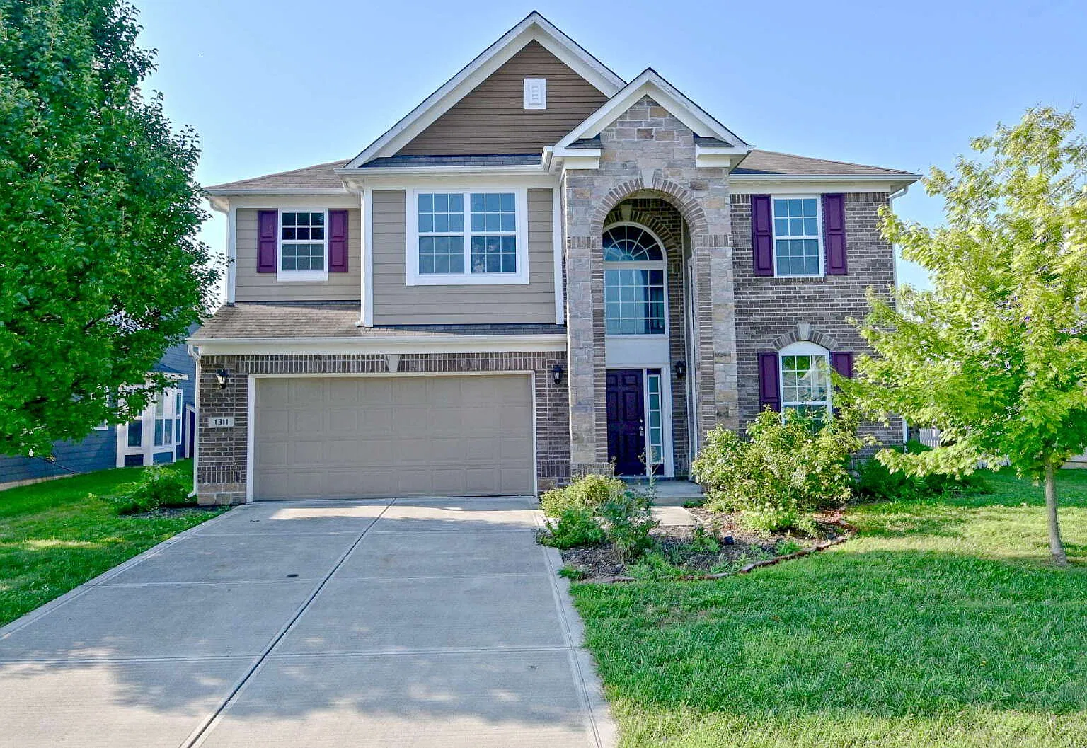3 bed, 2.5 bath, 2518 sqft, $2,600 — Photo 1