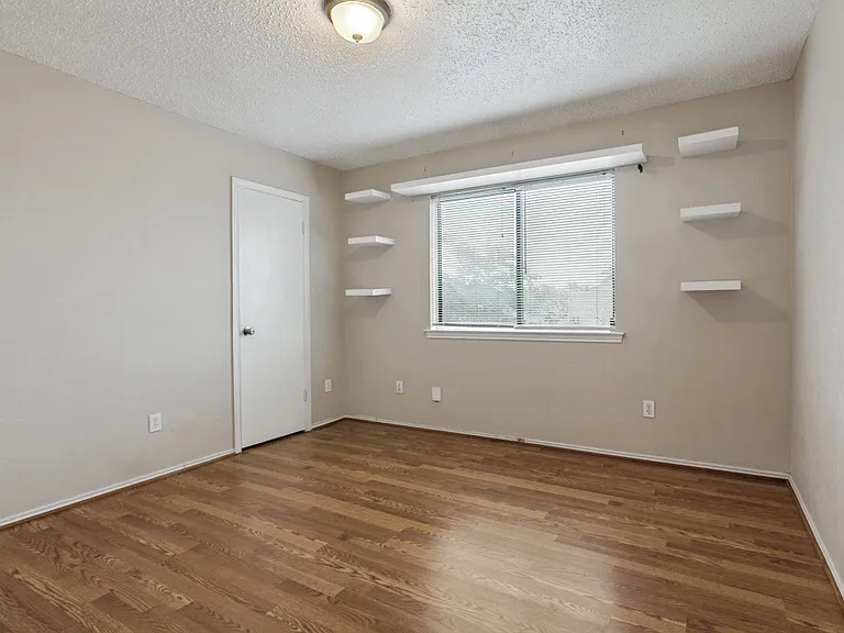 13238 Carthage Ln — Photo 22