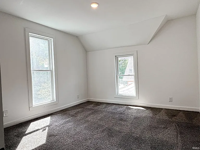 733 S Armstrong St — Photo 8