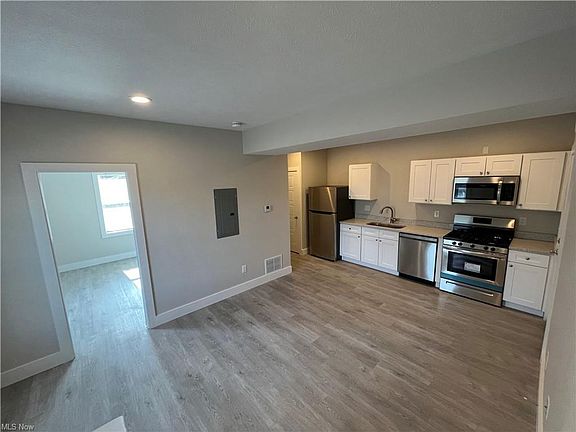 4th image of 1966 Randall Rd Unit 2
