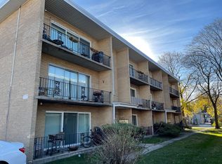 7314 Oakwood Ave APT 10, Lyons, IL 60534