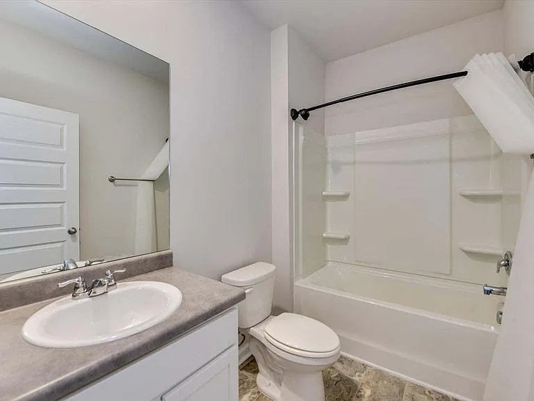 433 Whitby Ct — Photo 16