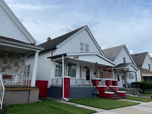 3rd image of 2228 Evaline St