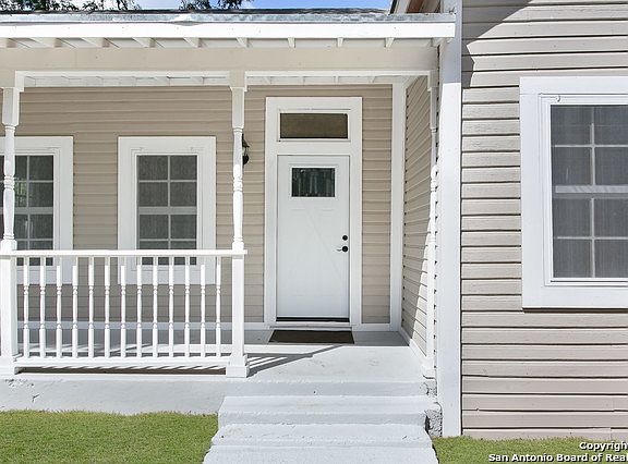 5th image of 102 Alder Ln