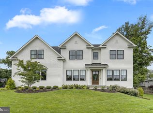 2347 Walnut St, Falls Church, VA 22046