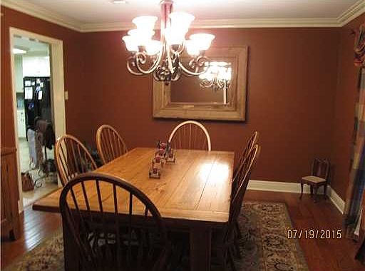 2nd image of 512 Sweetbriar Dr