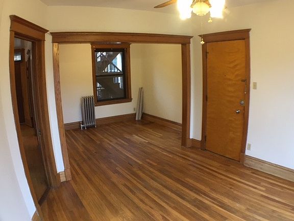 3rd image of 7134 N Wolcott Ave #2