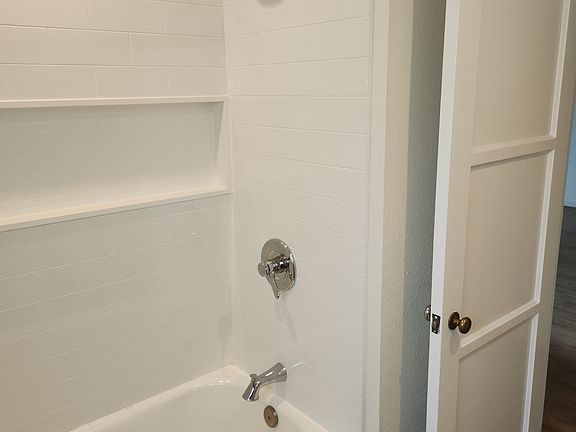 2nd image of 5332 Coldbrook Ave
