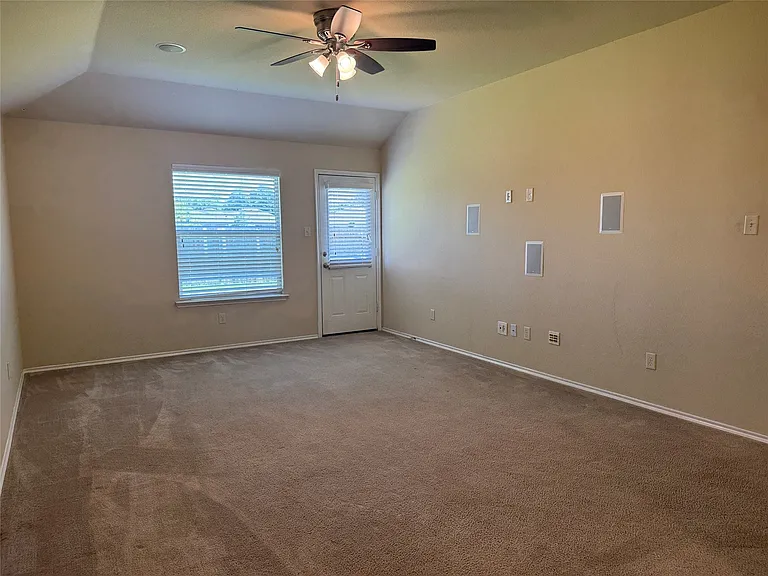 327 Elam Dr — Photo 15