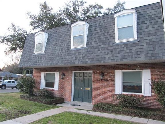 2nd image of 501 Greenwood Dr
