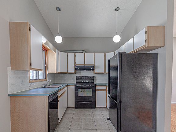 4th image of 7832 Ranchview Dr NW