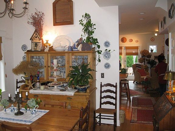 5th image of 780 Village Cir NW
