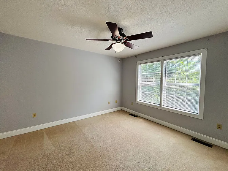 260 Bronze Leaf Dr — Photo 7