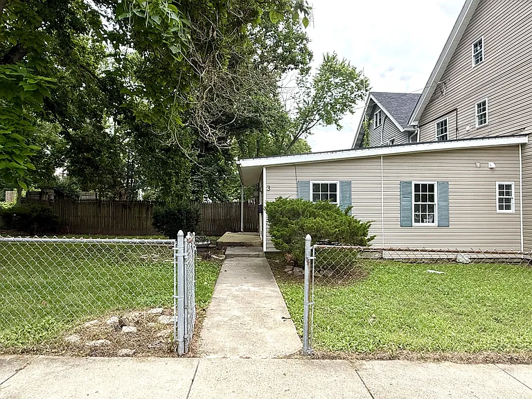 220 N Cherry St #3 — Photo 1