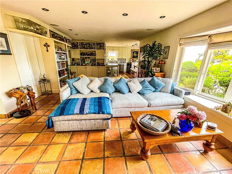 30722 Marilyn Dr — Photo 11
