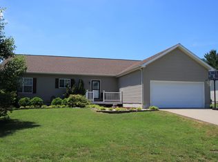 202 Frances Ln, Carbondale, IL 62901
