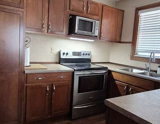 3rd image of 2371 Alexis Rd