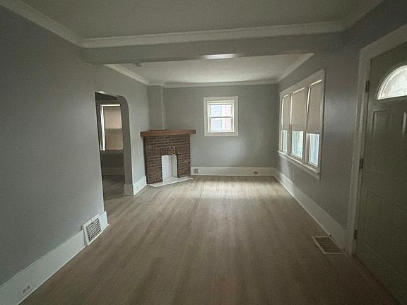 2nd image of 2096 Halstead Ave