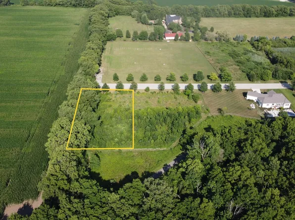 7077 Fitkins Dr, Oswego, IL 60543