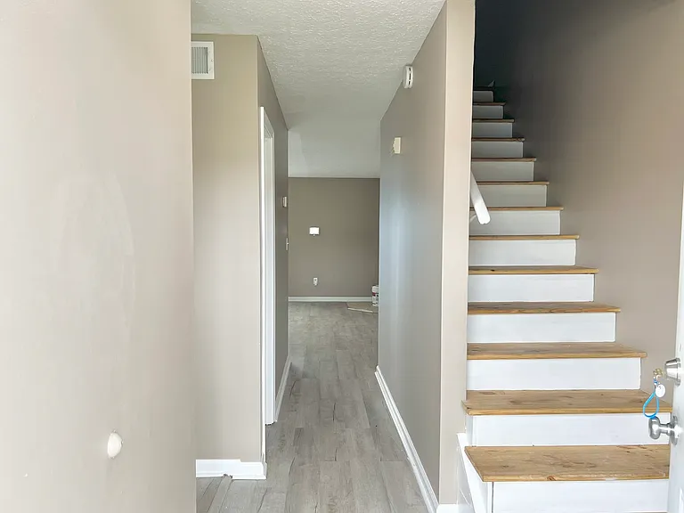 1420 Kingswood Way #1 — Photo 7