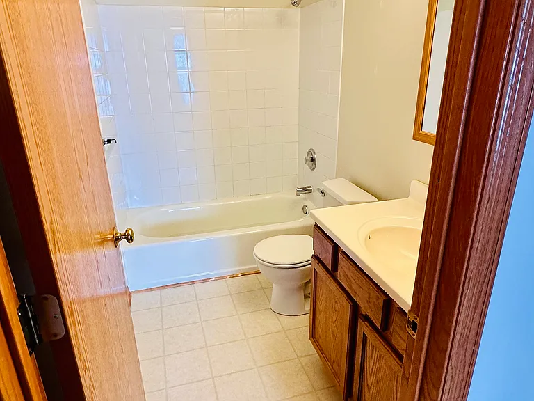 335 Sherwood Ave — Photo 27