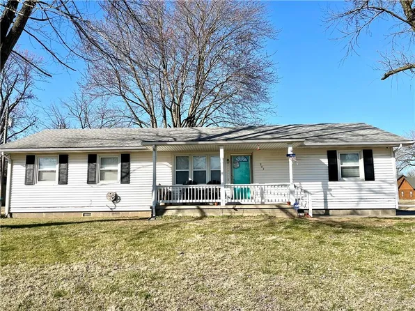 903 E Airport Rd, El Dorado Springs, MO 64744