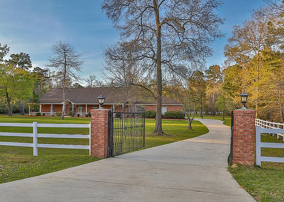1st image of 10845 Lake Forest Dr