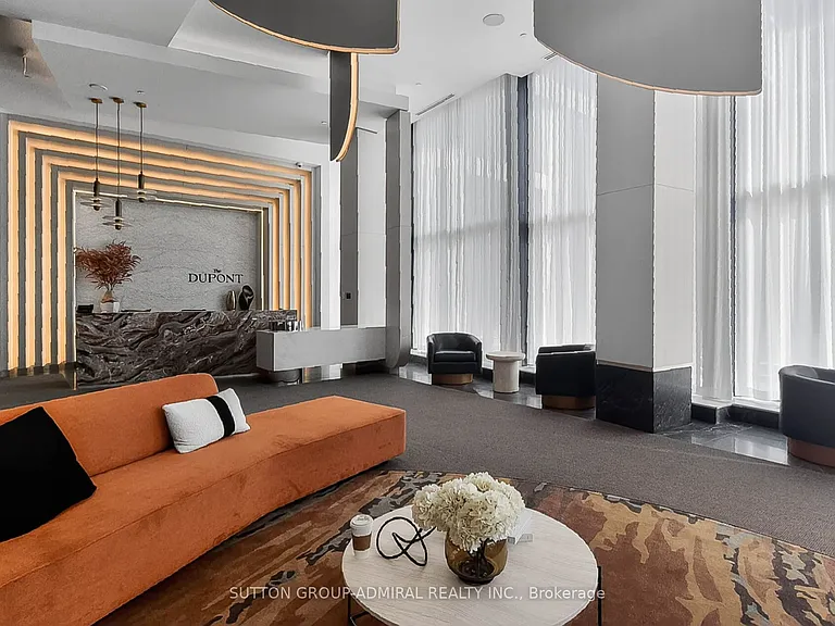 858 Dupont St #534 — Photo 4