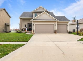 1015 NW Reinhart Dr, Ankeny, IA 50023