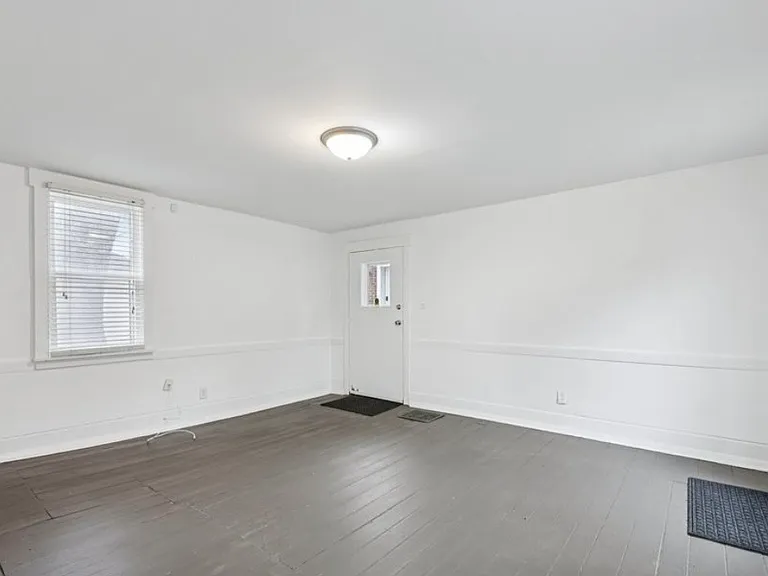 1016 E Palmer St — Photo 5