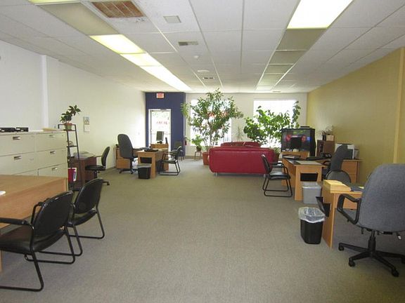 4th image of 4300 Lincoln Ave Ste O
