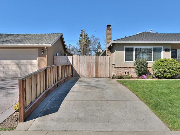 5th image of 1515 Santa Monica Ave