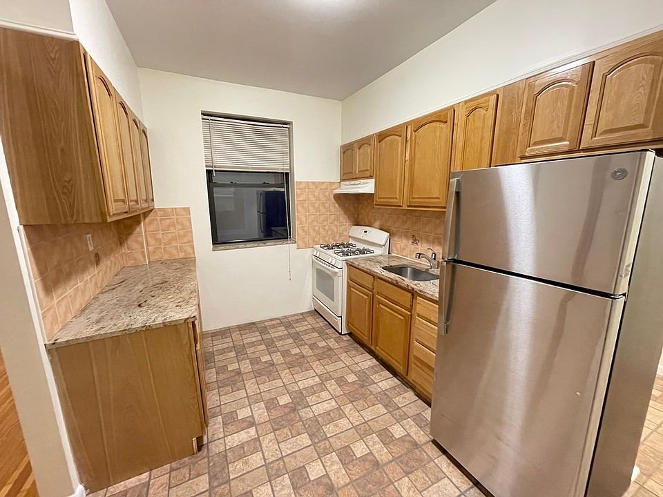 1st image of 21-09 38th St #2I