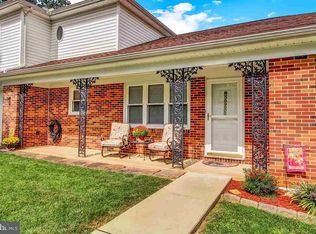 3 W Crestlyn Dr, York, PA 17402