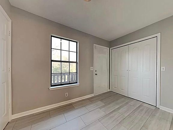 4th image of 400 Thomas Jefferson Cir