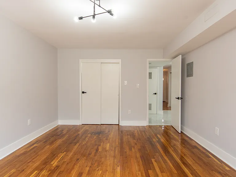 River Edge Apartments — Photo 48