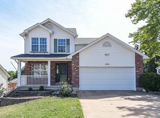 1016 Thames Dr, Imperial, MO 63052