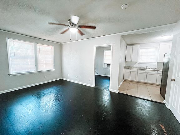 3rd image of 2906 Silver St APT 4