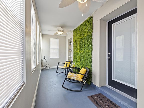 3rd image of 465 Southwood Ave