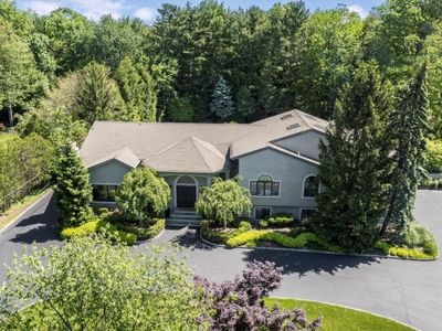 22 Ross Rd, Livingston, NJ, 07039