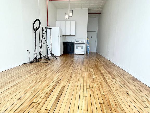 5th image of 279 McKibben St #4UU