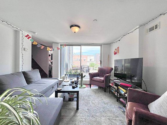 5th image of 16 Meserole St Unit Penthouse 1