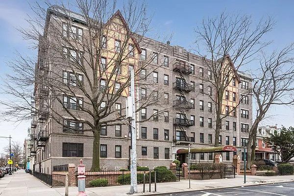 Sold by Century 21 American Homes | media 9