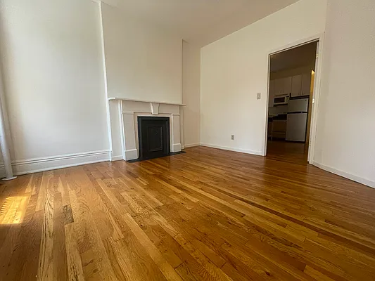 Rented by Bond New York | media 25