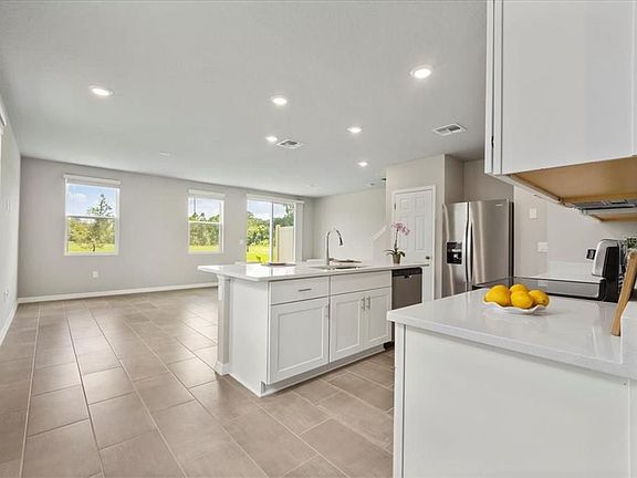 4th image of 726 Legacy Village Dr