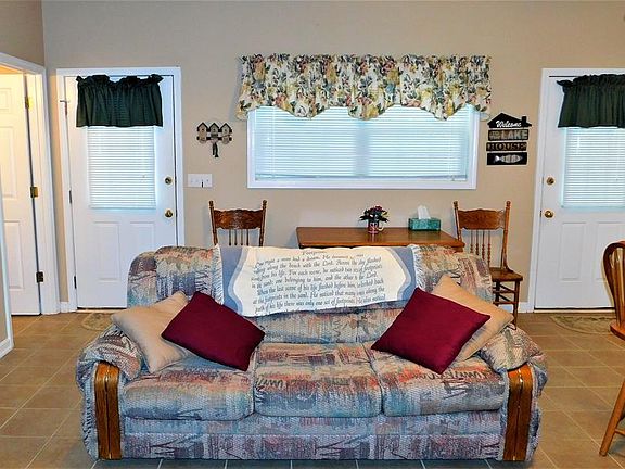 3rd image of 2818 Lakeview Dr