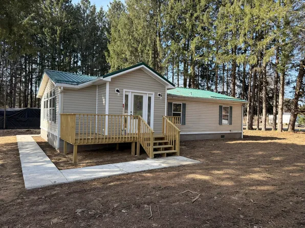 1110 3rd St, Bangor, MI 49013
