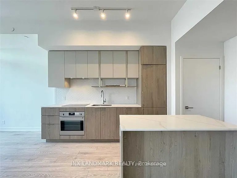 15 Holmes Ave #2706 — Photo 4