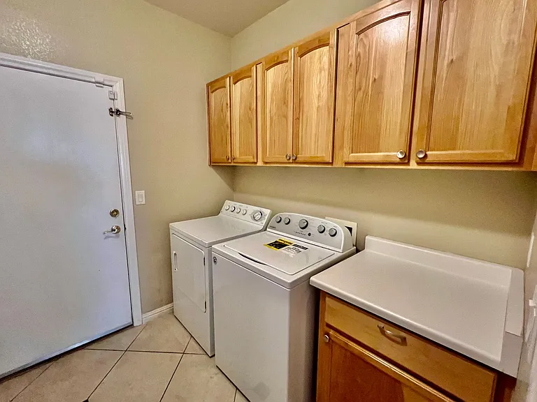 1158 Mirage Lake St — Photo 13